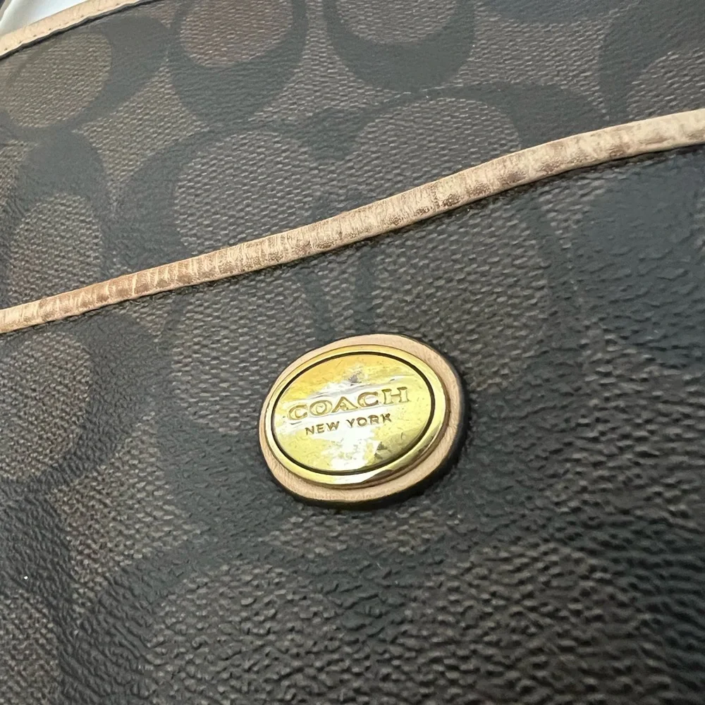 Authentic Coach Signature Peyton Tote Bag - Picture 3 of 10